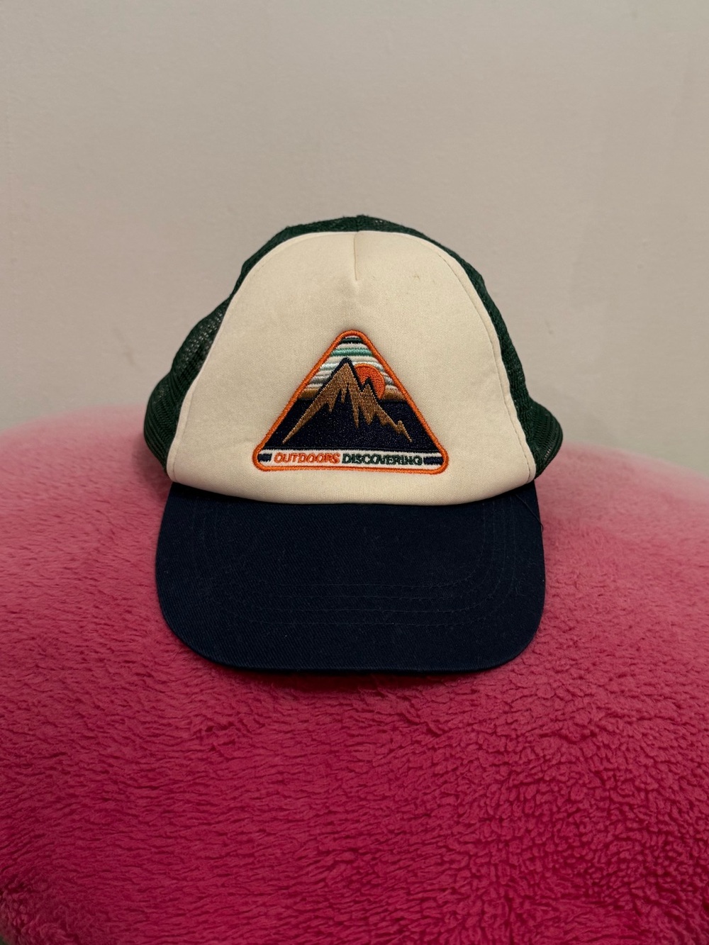 Zara boy hat in good cond